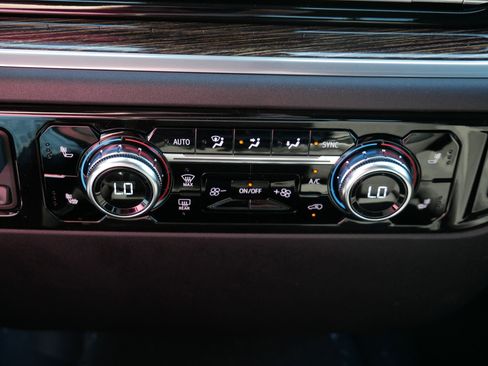 New 2026 GMC Sierra 1500 SLE w/ Preferred Package image 8