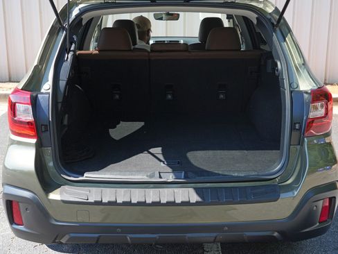 Used 2018 Subaru Outback 2.5i Touring AWD/4WD image 9