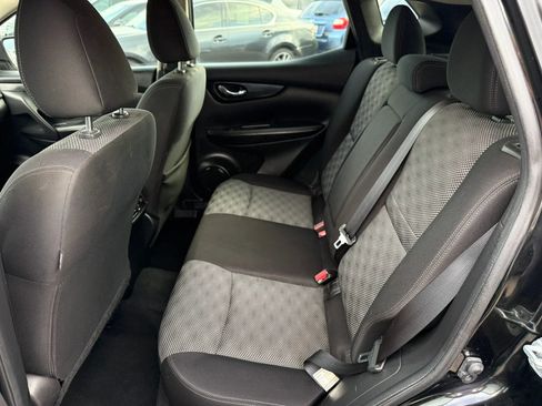 Used 2017 Nissan Rogue Sport SV w/ SV All-Weather Package AWD/4WD image 15