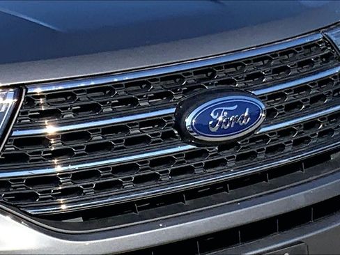 Used 2022 Ford Explorer XLT RWD image 26