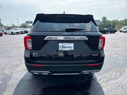 Used 2024 Ford Explorer XLT w/ Equipment Group 202A AWD/4WD image 6