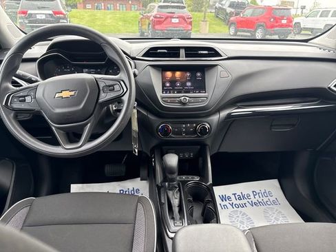 Used 2021 Chevrolet TrailBlazer LS w/ LPO, Blackout Package AWD/4WD image 14