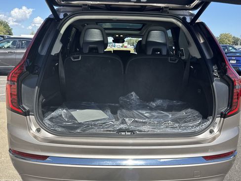 New 2026 Volvo XC90 B5 Plus w/ Protection Package image 25