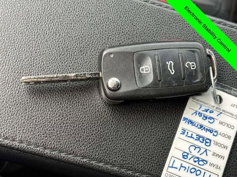 Used 2018 Volkswagen Beetle 2.0T S image 22