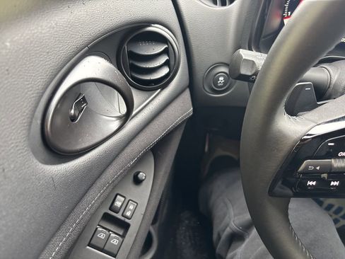 Used 2024 Nissan Z Sport w/ Floor Mat Package image 16