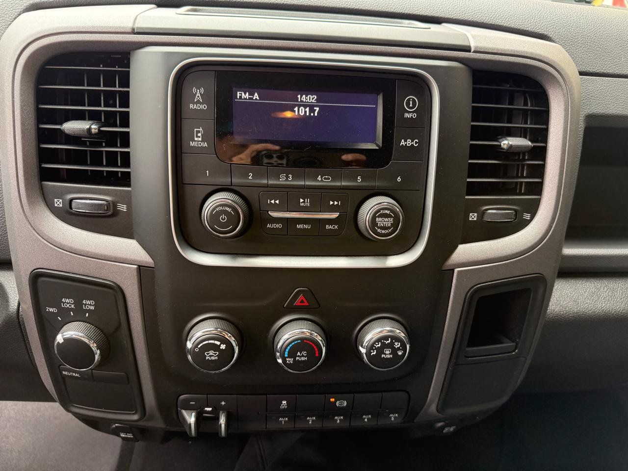 Used 2014 RAM 3500 Tradesman w/ Chrome Appearance Group AWD/4WD image 14
