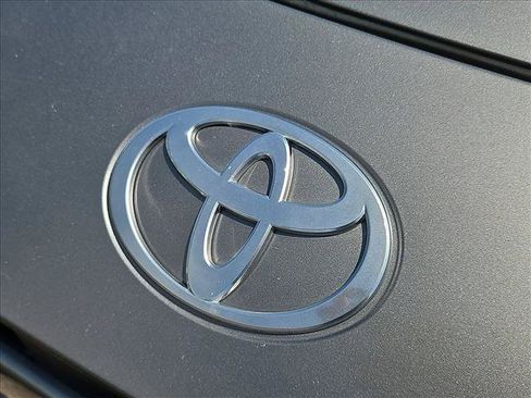 Used 2025 Toyota Camry SE FWD image 30