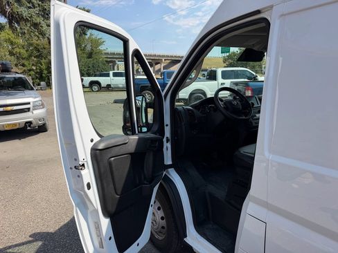 Used 2023 RAM ProMaster 2500 FWD image 8