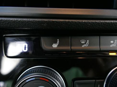 Used 2023 Volkswagen Jetta SEL FWD image 18