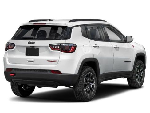Used 2025 Jeep Compass Trailhawk w/ Trailhawk Elite Group image 2