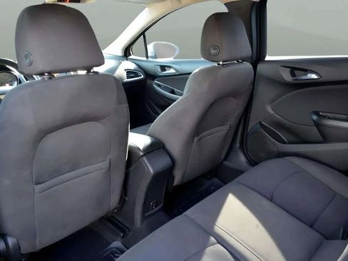Used 2017 Chevrolet Cruze LT image 17