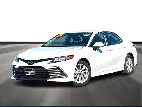 Used 2024 Toyota Camry LE image 1