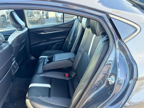 Used 2025 Toyota Camry Hybrid FWD image 14