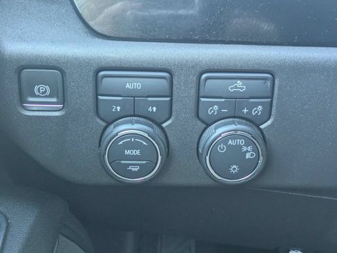 Used 2023 Chevrolet Silverado 1500 LT w/ Protection Package AWD/4WD image 23