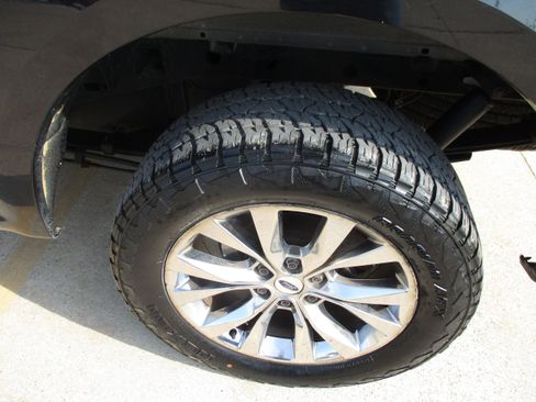 Used 2015 Ford F150 XLT w/ Equipment Group 302A Luxury image 7