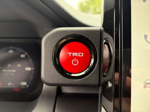 Certified 2026 Toyota 4Runner TRD Off-Road Premium AWD/4WD image 20