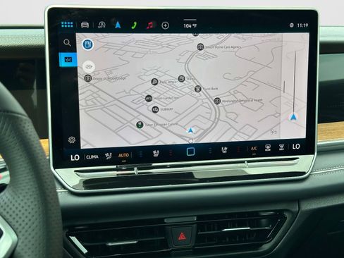 Certified 2026 Volkswagen Tiguan SEL R-Line AWD/4WD image 18