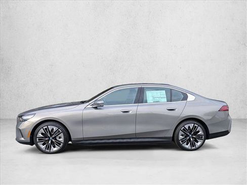 Used 2026 BMW i5 eDrive40 AWD/4WD image 9