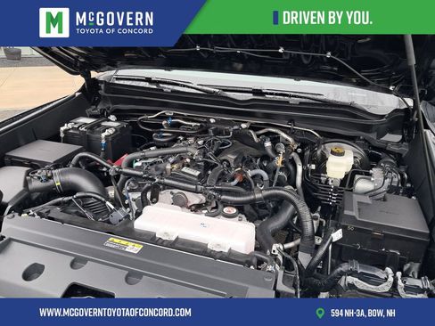 Used 2025 Toyota Tacoma TRD Sport AWD/4WD image 12