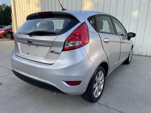 Used 2011 Ford Fiesta SE w/ 202A Rapid Spec Order Code image 3