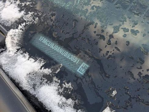 Used 2022 Ford Escape Titanium w/ Class II Trailer Tow Package image 16