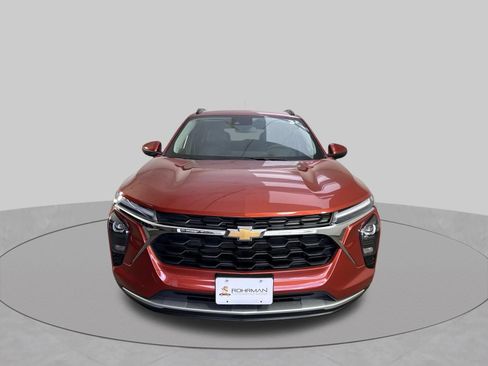 Used 2024 Chevrolet Trax LT w/ Driver Confidence Package FWD image 25