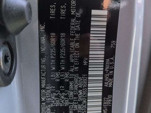 Certified 2025 Toyota Sienna XLE Woodland Edition AWD/4WD image 29