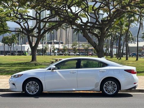 Used 2016 Lexus ES 350 FWD image 2