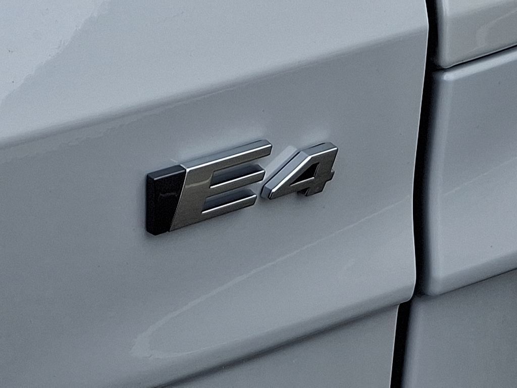 New 2027 Cadillac Lyriq Signature Sport w/ LPO, Floor Liner Package AWD/4WD image 12