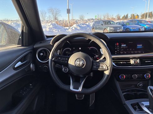 Certified 2024 Alfa Romeo Stelvio Veloce image 14