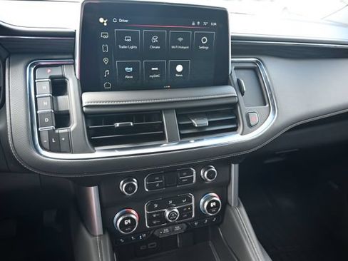 Used 2024 GMC Yukon SLT w/ SLT Luxury Package AWD/4WD image 15
