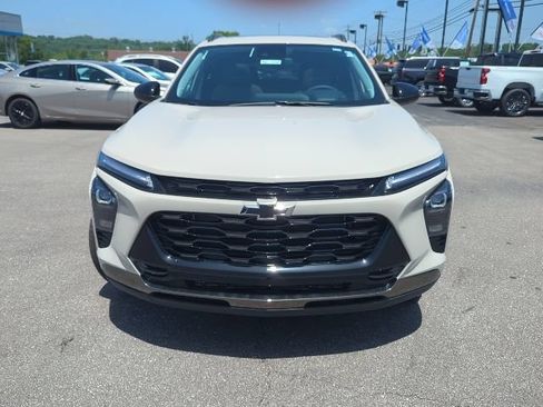 New 2026 Chevrolet Trax ACTIV w/ Sunroof Package FWD image 4