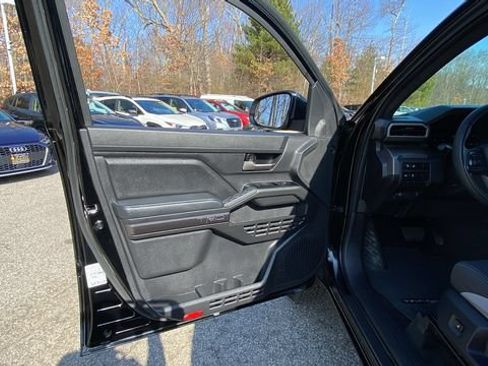 Used 2025 Toyota Tacoma TRD Off-Road AWD/4WD image 13