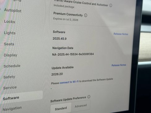Used 2024 Tesla Model Y 2WD image 24