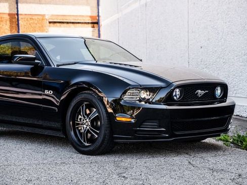 Used 2013 Ford Mustang GT Premium image 56