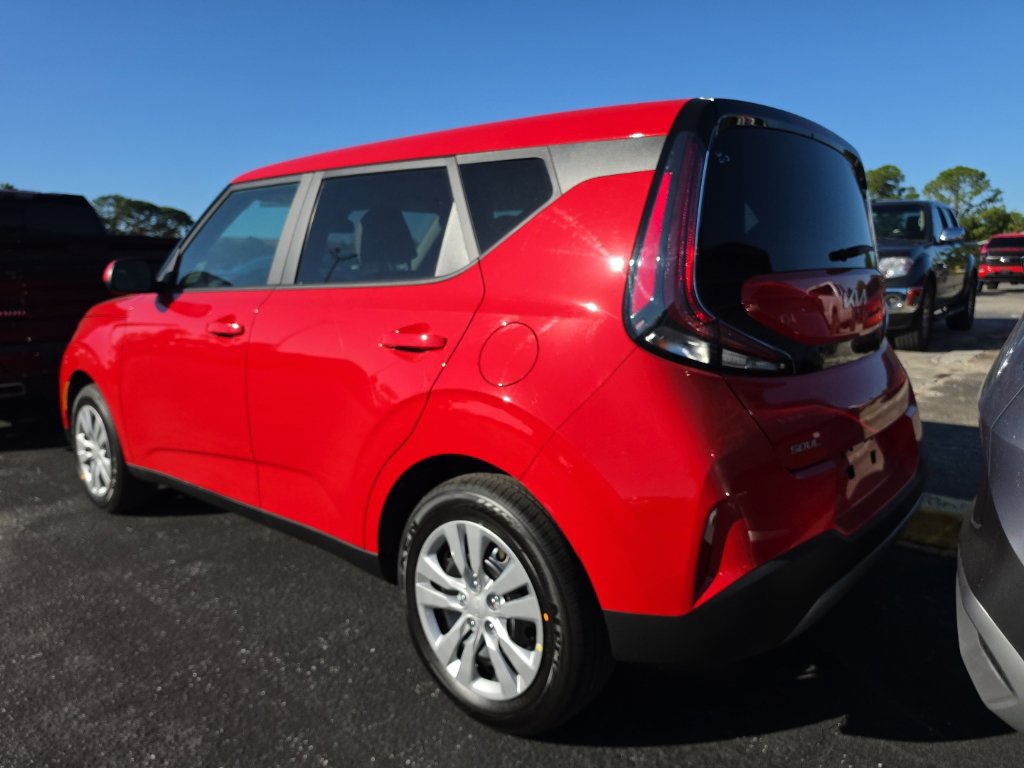 Certified 2023 Kia Soul S FWD image 16