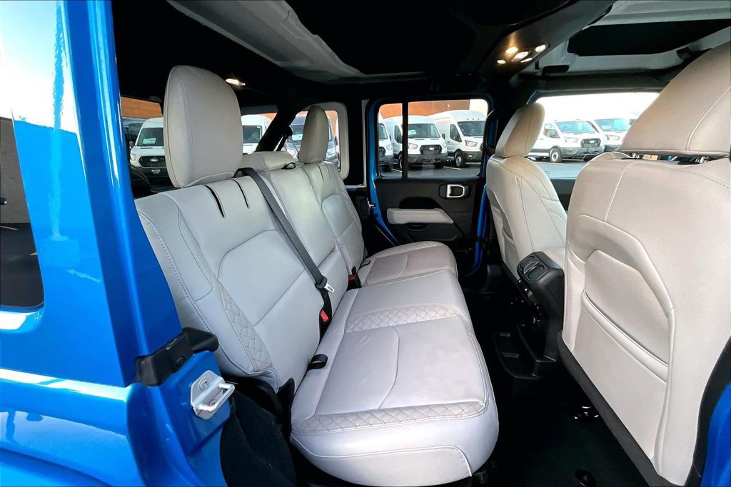 Used 2023 Jeep Wrangler Unlimited Sahara AWD/4WD image 25