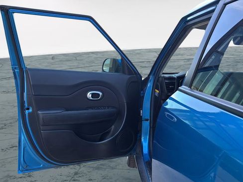 Used 2016 Kia Soul + w/ Designer's Package image 19