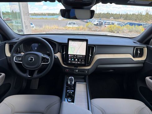 Used 2026 Volvo XC60 B5 Plus AWD/4WD image 10