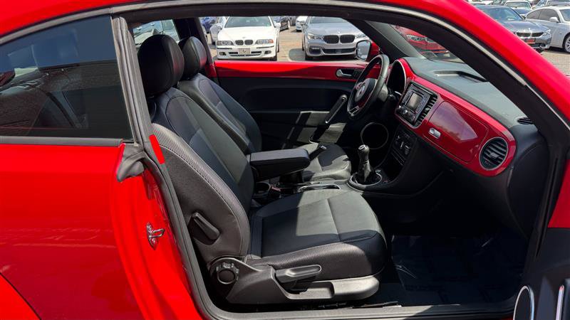 Used 2013 Volkswagen Beetle 2.5 FWD image 6