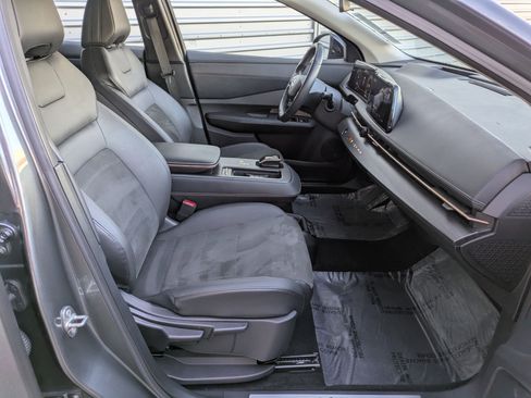 Used 2023 Nissan Ariya AWD image 34