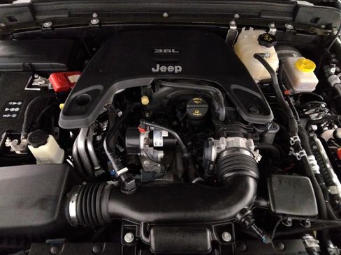 Used 2021 Jeep Wrangler Unlimited Rubicon w/ Dual Top Group image 53