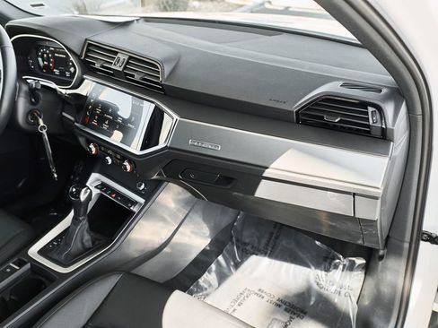 Used 2025 Audi Q3 2.0T Premium AWD/4WD image 38