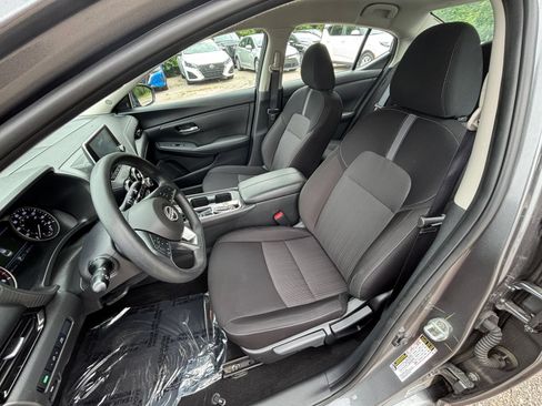 Used 2025 Nissan Sentra SV FWD image 33