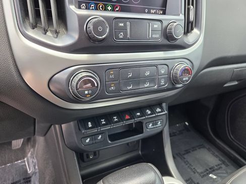 Certified 2021 Chevrolet Colorado ZR2 w/ ZR2 Midnight Special Edition AWD/4WD image 25