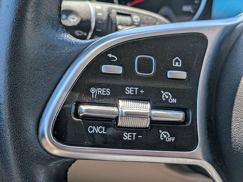 Used 2020 Mercedes-Benz GLC 300 image 24