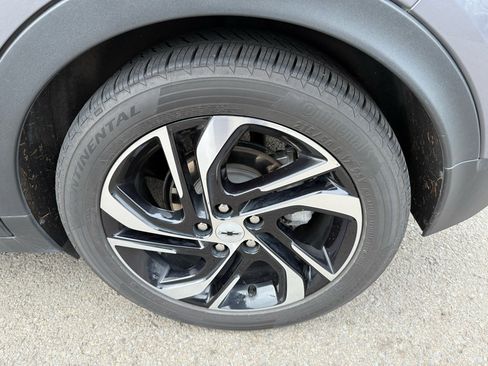 Used 2022 Chevrolet Bolt LT w/ Infotainment Package image 33