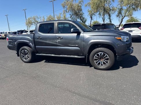 Used 2020 Toyota Tacoma TRD Sport w/ Technology Package RWD image 8