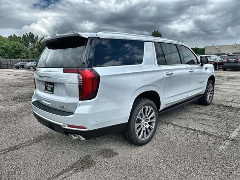 New 2026 GMC Yukon XL Denali w/ Denali Reserve Package image 11