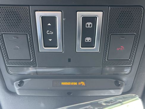 Used 2023 Land Rover Defender 110 X-Dynamic SE image 22